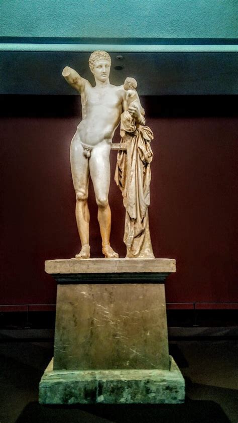 hermes von praxiteles|4th century sculpture by praxiteles.